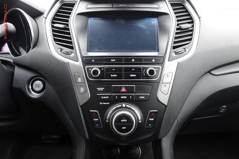 Hyundai Santa Fe (2016) 2.2CRDi 4x4, ČR, Premium, AT - fotka 15 z 26