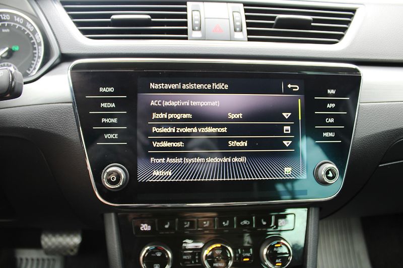 Škoda Superb (2018) 2,0TDI KŮŽE NAVI KLIMA  ALU 19 - fotka 21 z 44