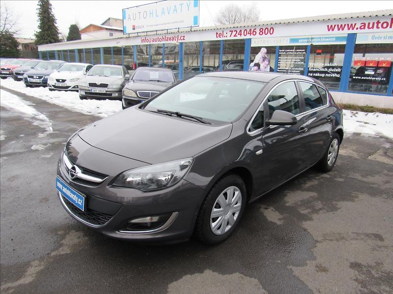 Opel Astra 1,4 Turbo 103kW - fotka 1 z 31