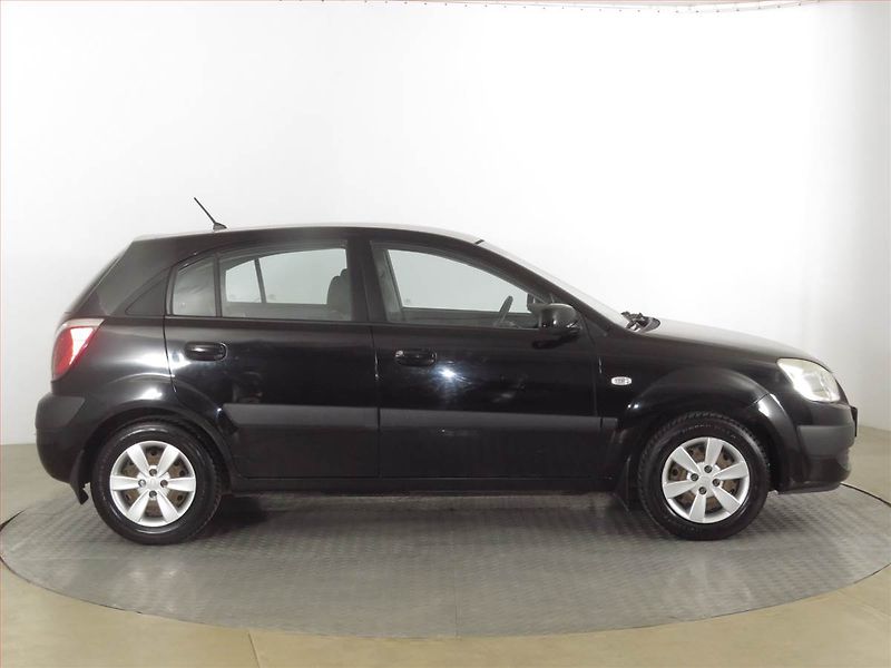 Kia Rio (2009) 1.4 16V, nová STK, Tažné - fotka 6 z 14