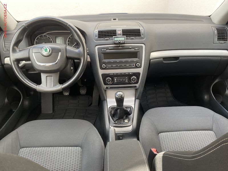 Škoda Octavia (2009) 1.6MPi Sport, ČR, Klima - fotka 8 z 14