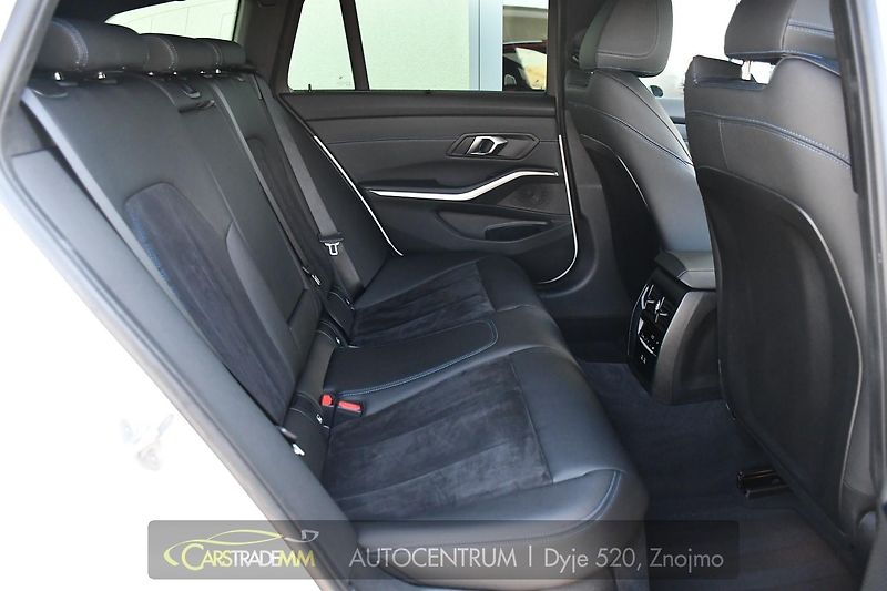 BMW Řada 3 320D XDRIVE M-SPORT ČR HUD - fotka 19 z 59