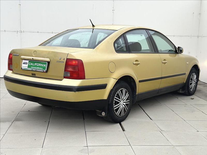 Volkswagen Passat 1,9 TDI  Aut klima Eko zaplace - fotka 6 z 27