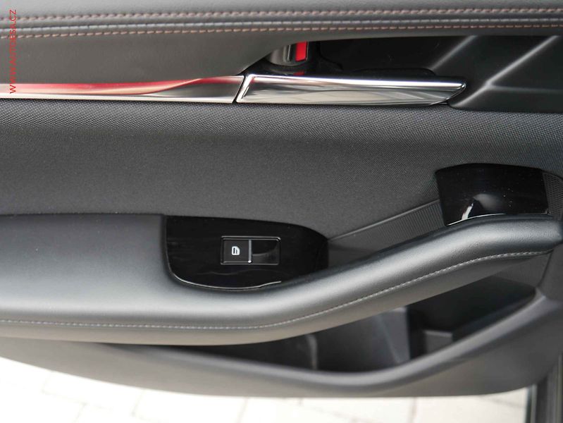 Mazda 3 (2022) 2.0 Skyactiv-G, 1.maj,ČR, AC - fotka 13 z 22