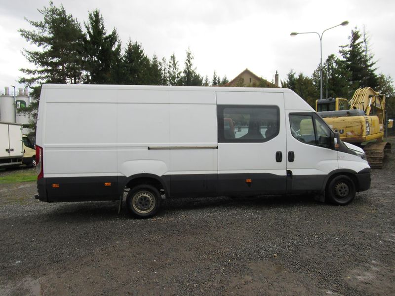 Iveco Daily (2017) 35S18 MAXI 7míst - fotka 6 z 13