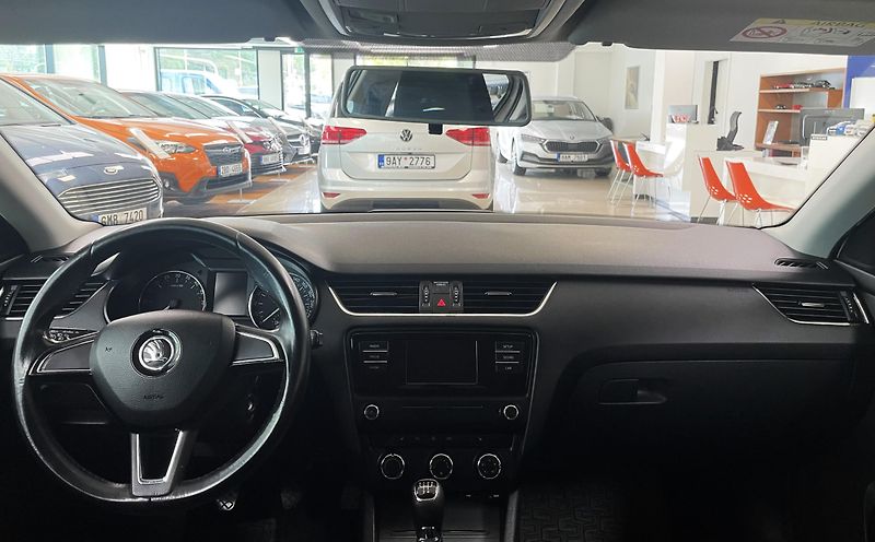 Škoda Octavia 1,6TDi Ambition, ČR - fotka 13 z 21