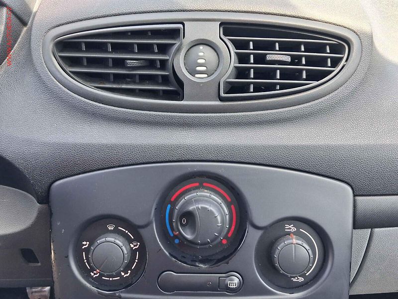 Renault Clio (2006) 1.2i, ČR - fotka 12 z 14