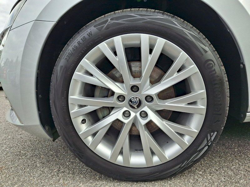 Škoda Superb (2024) Combi iV Style Plus Top 1,4TSi - fotka 33 z 34