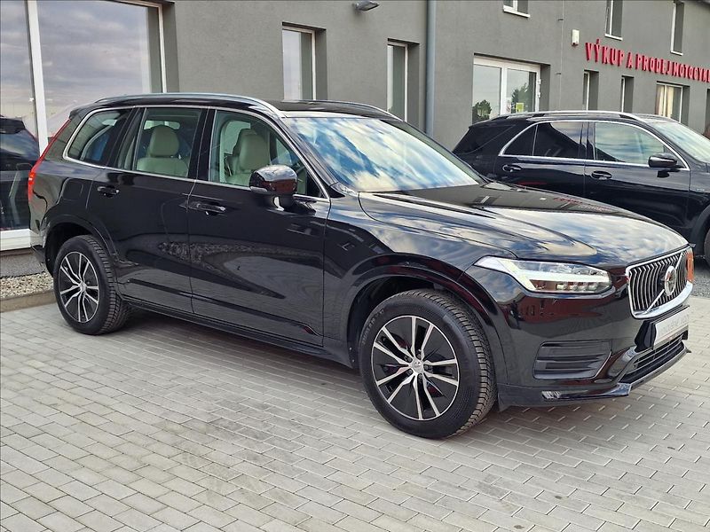 Volvo XC90 B5 AWD Momentum Pro Auto,1Maj - fotka 2 z 50