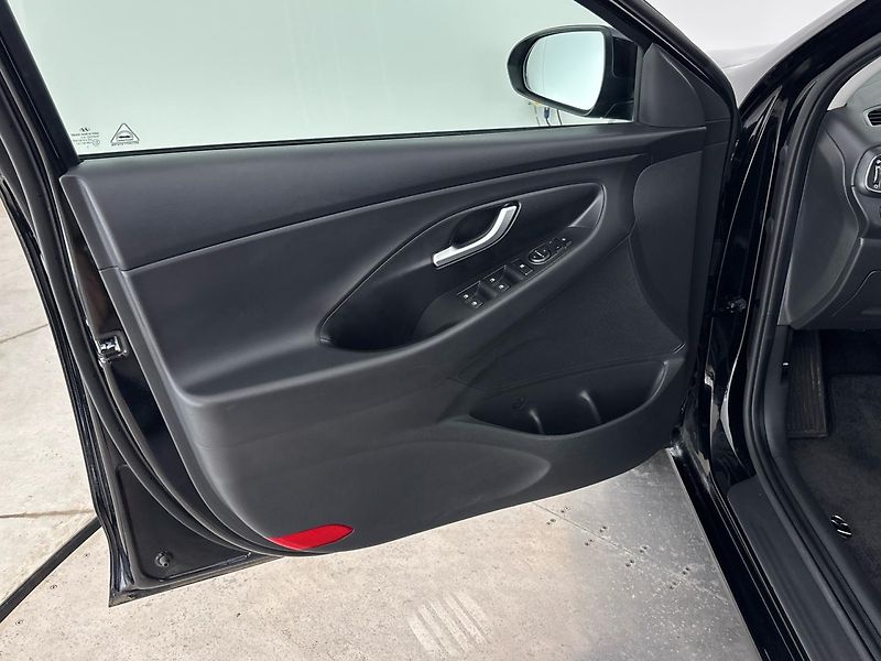 Hyundai i30 Smart DCT - fotka 13 z 26