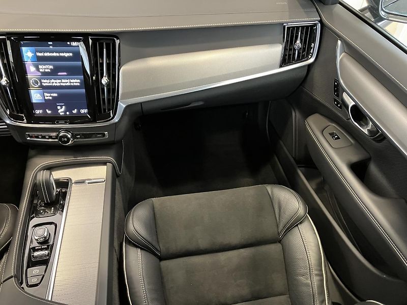 Volvo V90 B4 FWD R-DESIGN AT8 - fotka 16 z 30
