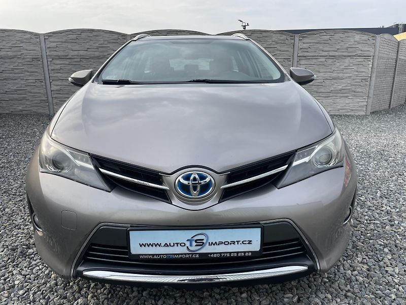 Toyota Auris 1.8i 16v HYBRID AUT NAVI CAM!! - fotka 5 z 166