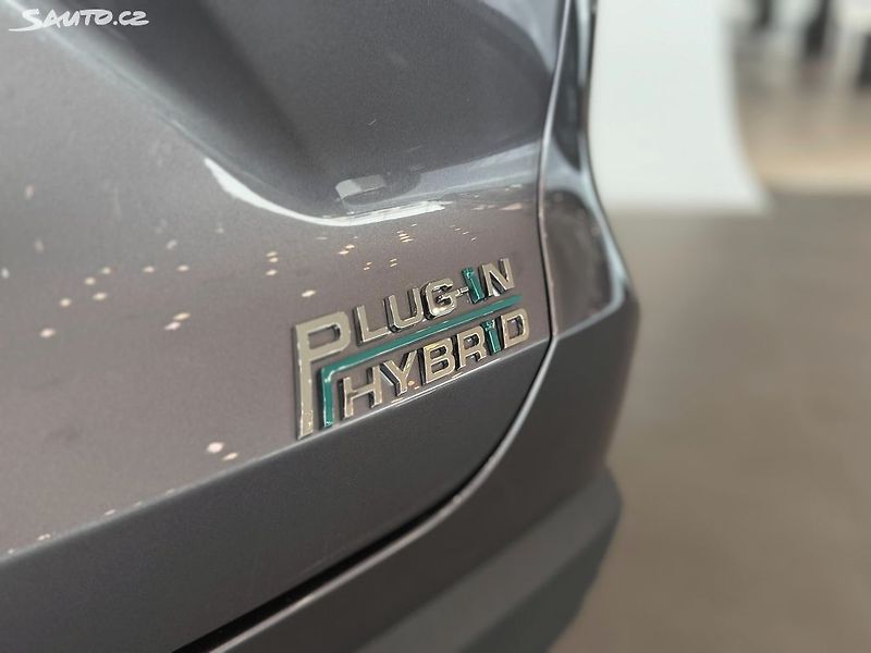 Chery Tiggo 7 PHEV UNIQUE 1,5 T-GDI - fotka 11 z 17