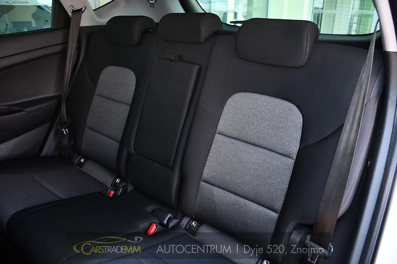 Hyundai Tucson 1,6 T-GDI 130kW 4x4 - fotka 15 z 53