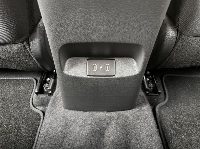 Hyundai i30 1,5 DPi  WG FL Family Climate - fotka 15 z 22