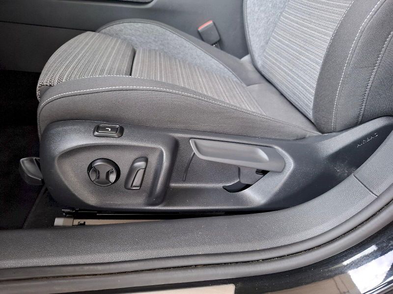 Škoda Superb (2025) COMBI SELECTION TD 110/2.0 A7F - fotka 34 z 40