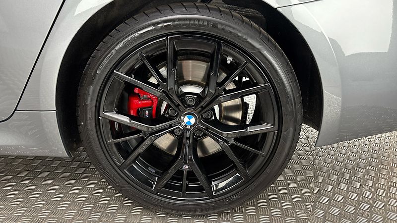 BMW Řada 5 540i AUT xDrive M-paket Tourin - fotka 19 z 34