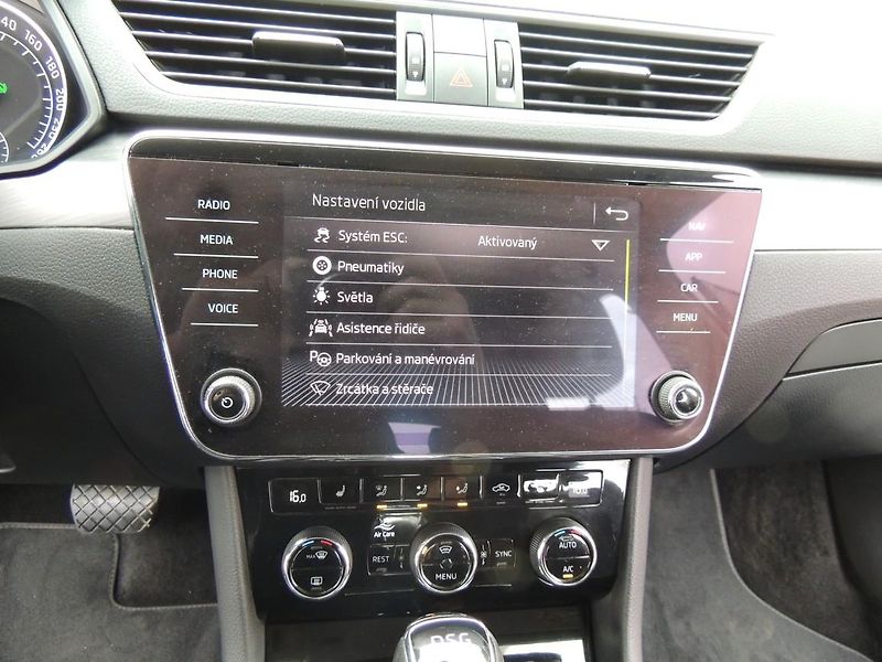Škoda Superb (2019) 2.0TSi,200kw,4x4,DSG,Style,ČR - fotka 30 z 55
