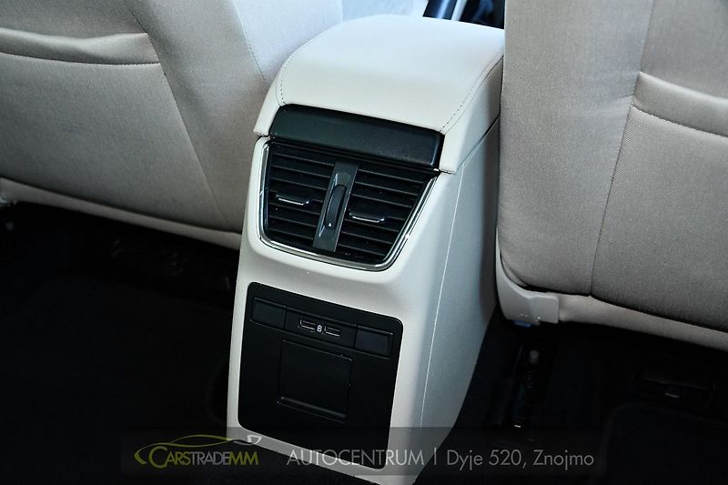 Škoda Octavia 1,6TDi STYLE - fotka 47 z 53