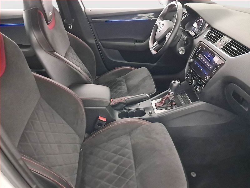 Škoda Octavia (2018) RS 2.0 TDI, Automat, Kůže - fotka 9 z 16