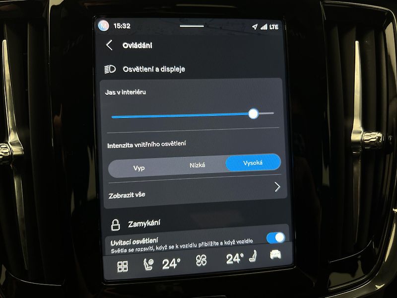 Volvo V90 T6 AWD RECHARGE BRIGHT PLUS  - fotka 36 z 46
