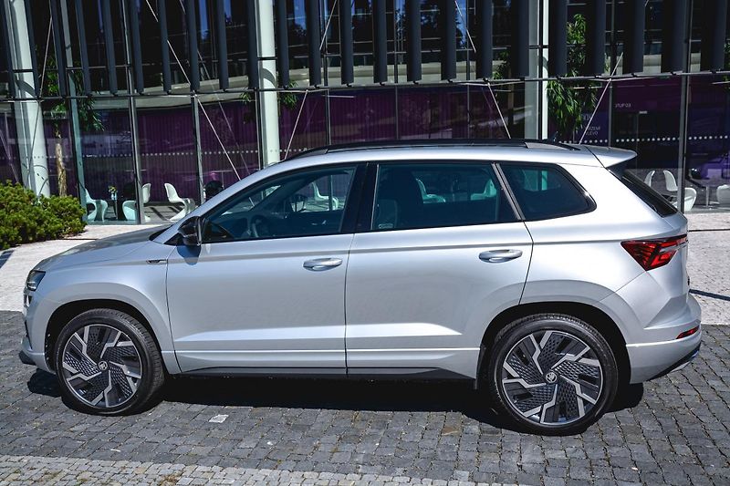 Škoda Karoq 2,0Tdi Exclusive 7ST DSG 4x4 Z - fotka 12 z 33