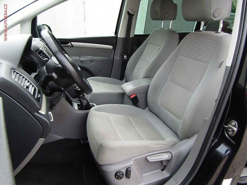 Seat Alhambra (2013) 2.0 TDi 7míst, servis.kniha - fotka 9 z 21