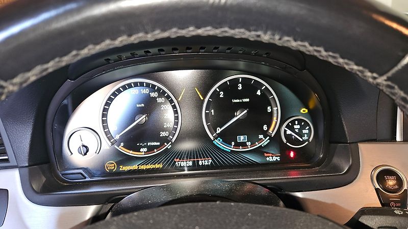 BMW Řada 5 520d /140kW - fotka 8 z 18