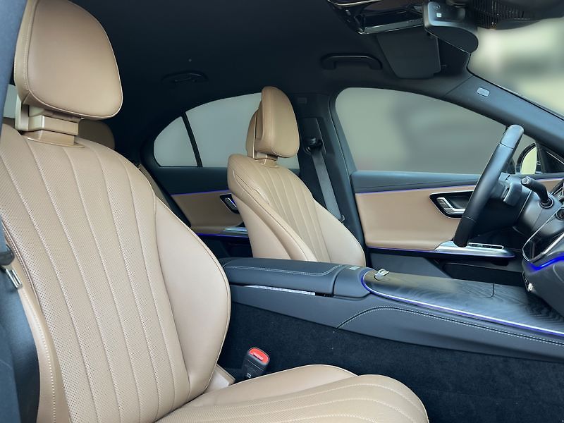 Mercedes-Benz Třídy E 200 4MATIC Avantgarde - fotka 16 z 18