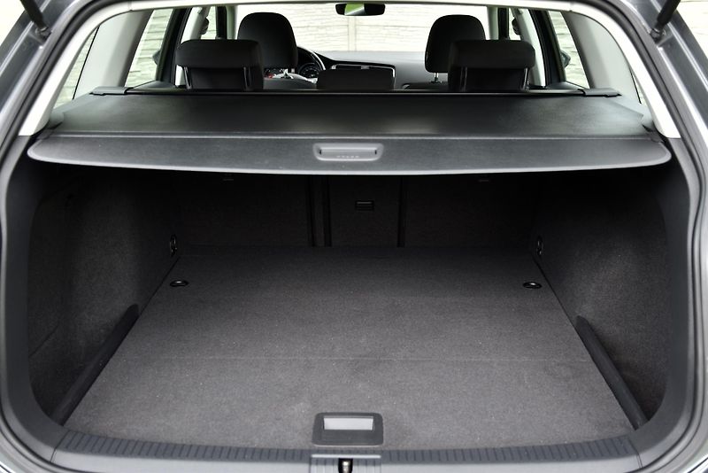 Volkswagen Golf 1.6 TDi CR DSG COMFORTLINE,NAV - fotka 45 z 50