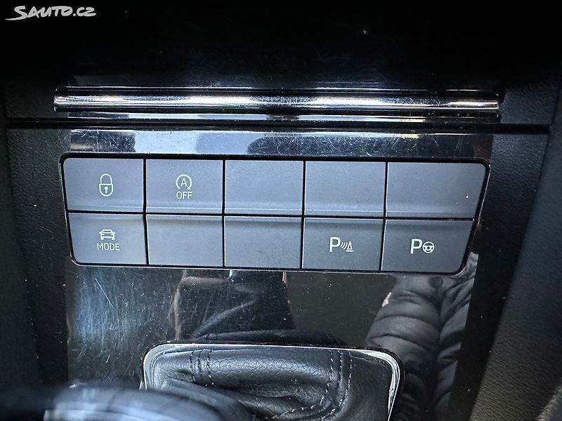 Škoda Octavia Combi 2,0 TDI Style/ odp.dph - fotka 38 z 41