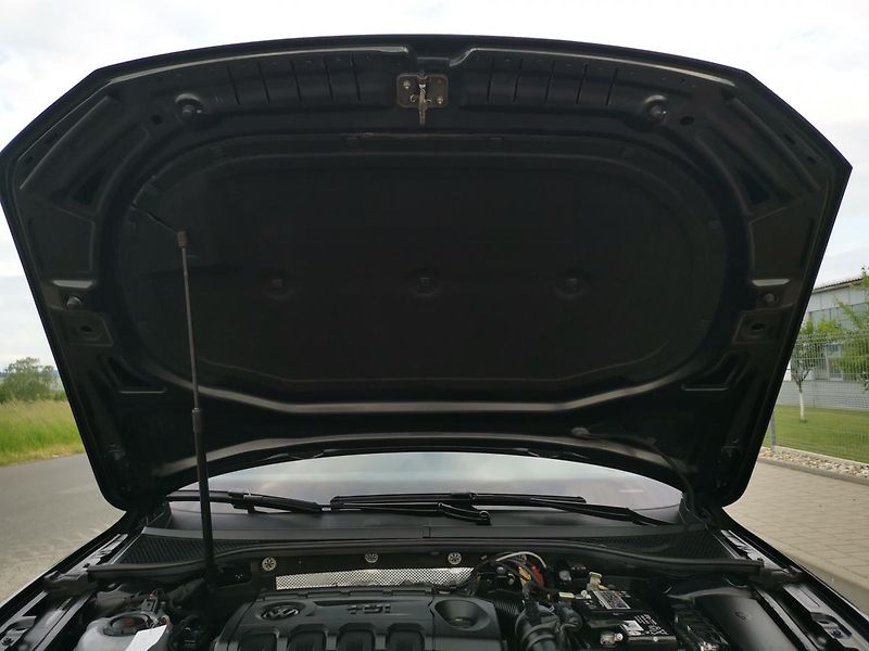 Volkswagen Passat HIGHLINE*110KW*LED*ALCANTARA* - fotka 80 z 85