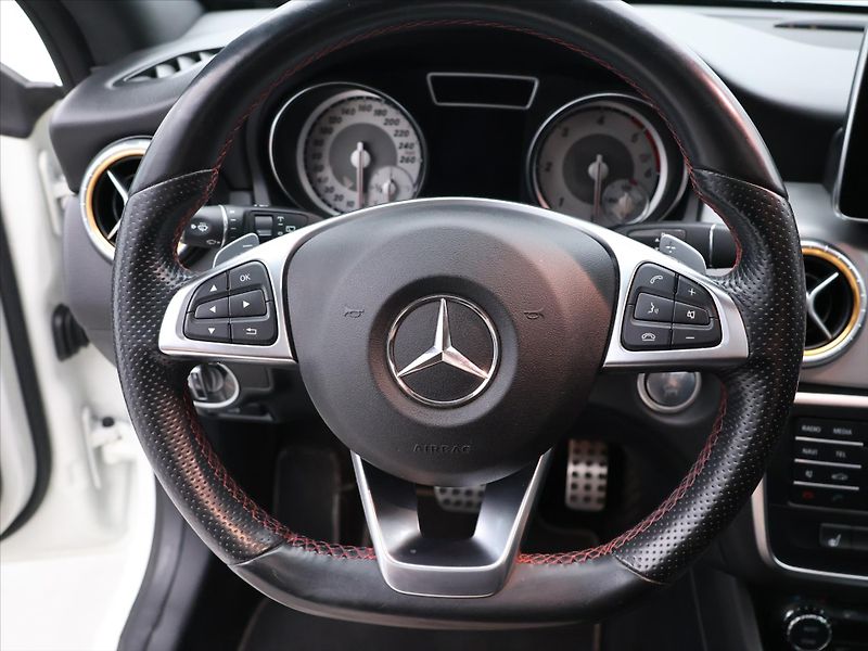 Mercedes-Benz CLA 2,1 220CDI 130kW 4MATIC CZ - fotka 19 z 39