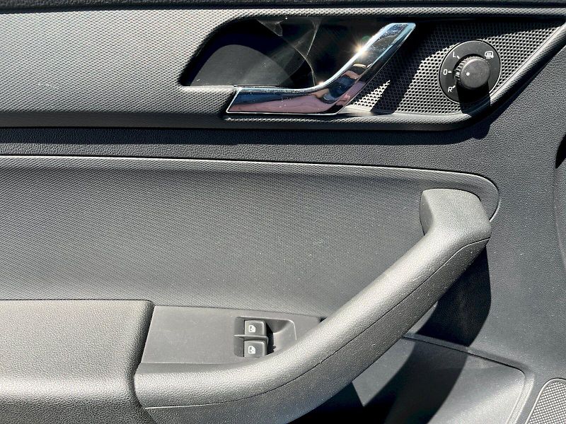 Škoda Rapid (2015) 1.2 TSI 81kW Ambition - fotka 25 z 26