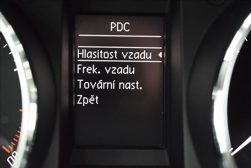 Škoda Yeti 1,2 TSi, 1.maj., DSG,serviska, - fotka 23 z 30