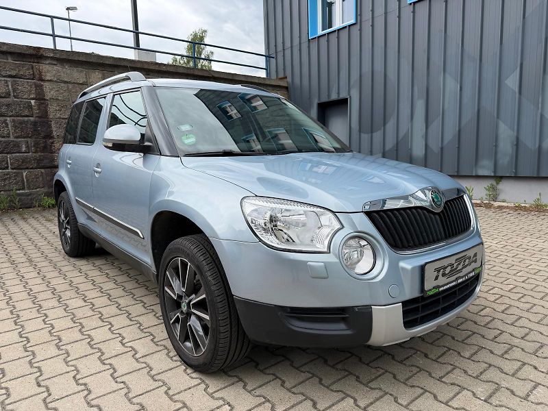 Škoda Yeti  2,0 TDI servis.k + sada pneu  - fotka 6 z 31