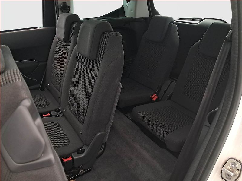 Peugeot 5008 (2014) 1.6 HDi, 7 míst, Navi - fotka 21 z 21