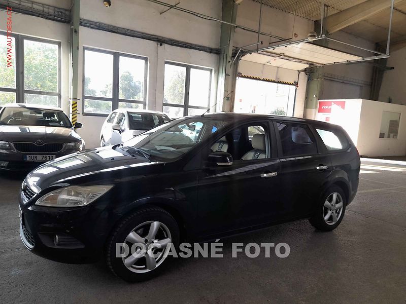 Ford Focus (2009) 1.6i, AC, el. výbava - fotka 1 z 3