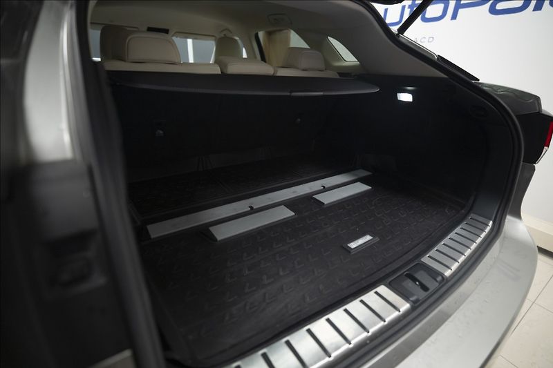 Lexus RX 3,5 AWD HYBRID 1. MAJITEL ČR - fotka 46 z 50