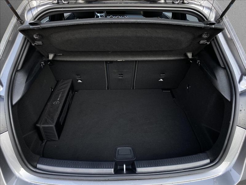 Mercedes-Benz Třídy A A 200 Progressive - fotka 25 z 26