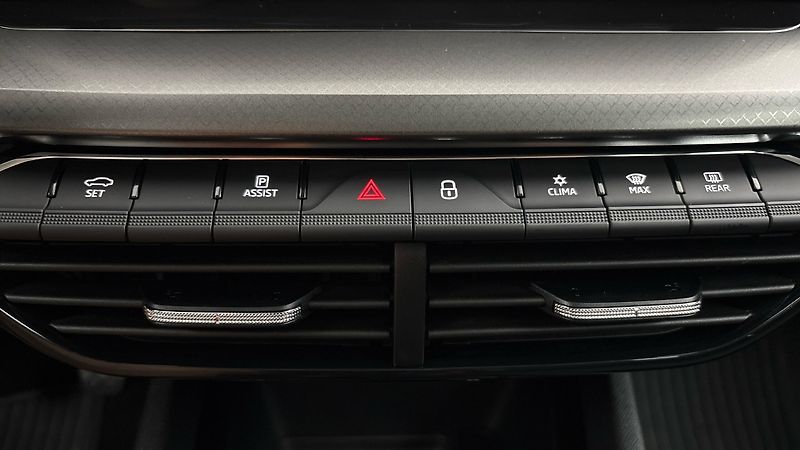 Škoda Octavia 2.0 TDI Ambition - fotka 13 z 24