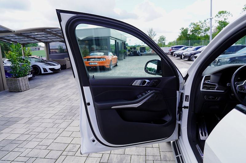 BMW X7 40d xDrive/Mpaket/AT9/22/340PS - fotka 8 z 19