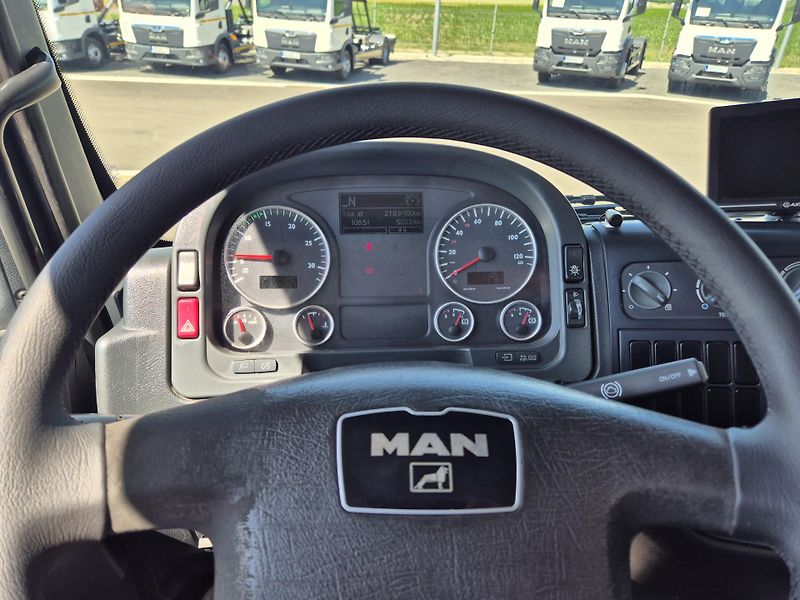 MAN TGM 15.290 + NOSIČ KONTEJNERU 10T  - fotka 11 z 14