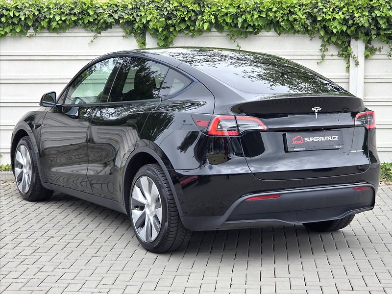 Tesla Model Y 378kW 4x4 LR Tažné zař. NEHAVA - fotka 5 z 22