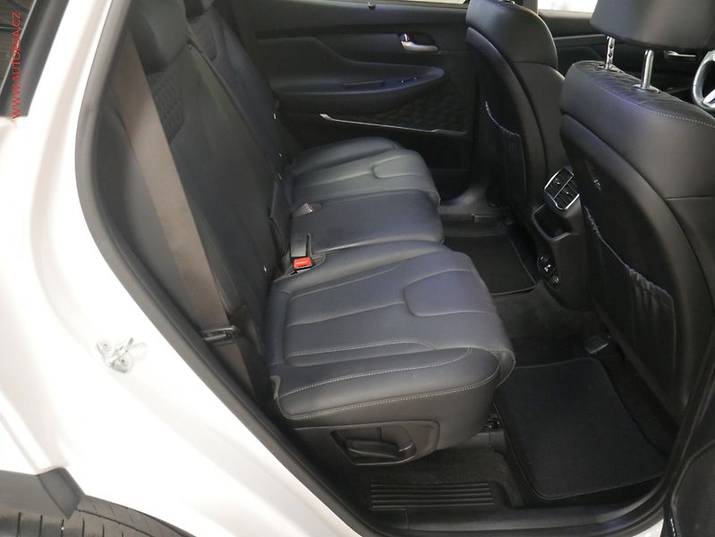 Hyundai Santa Fe (2020) 2.2 CRDi 4x4, 1.maj,ČR - fotka 11 z 30