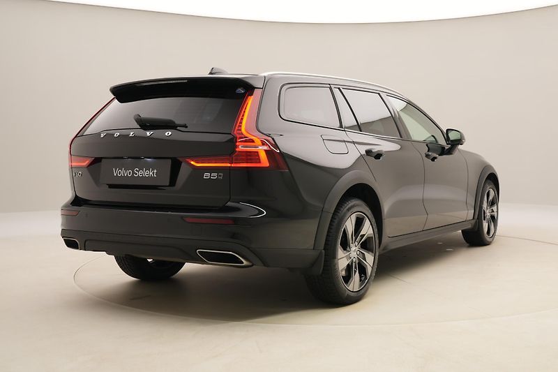 Volvo V60 CC B5 AWD MOMENTUM AUT - fotka 13 z 53
