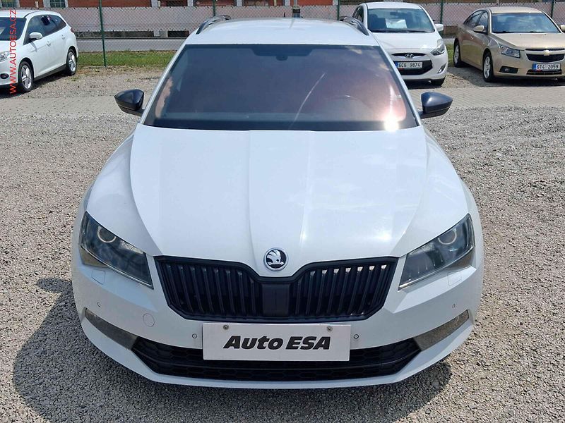Škoda Superb (2017) 2.0 TDi, ČR, SportLine, DSG - fotka 2 z 29