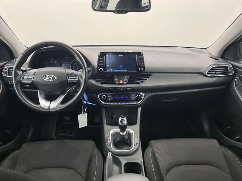 Hyundai i30 1,6 CRDi 81kW Style - fotka 9 z 23