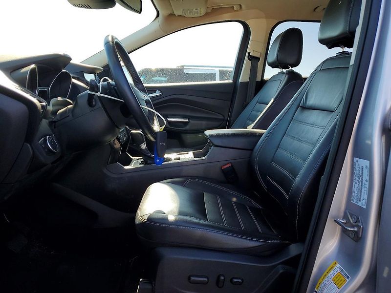 Ford Escape (2017) Auto na cestě - fotka 7 z 12