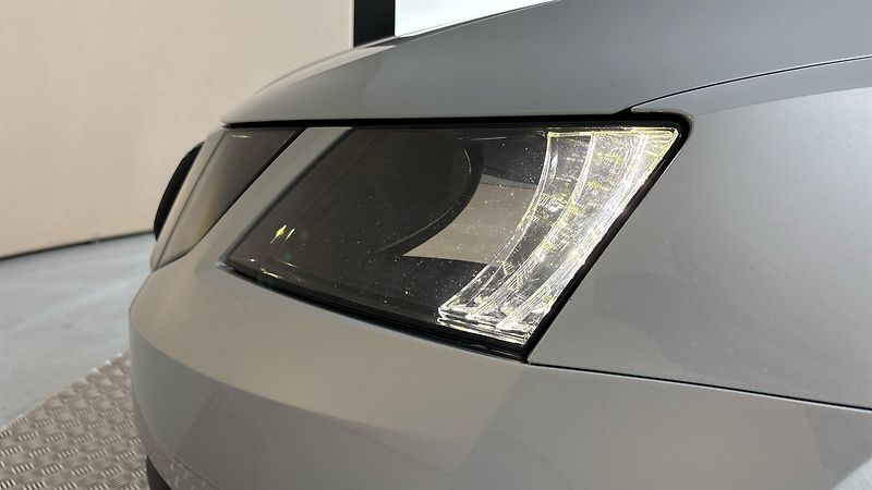 Škoda Octavia 1.6 TDI Ambition Combi - fotka 18 z 24